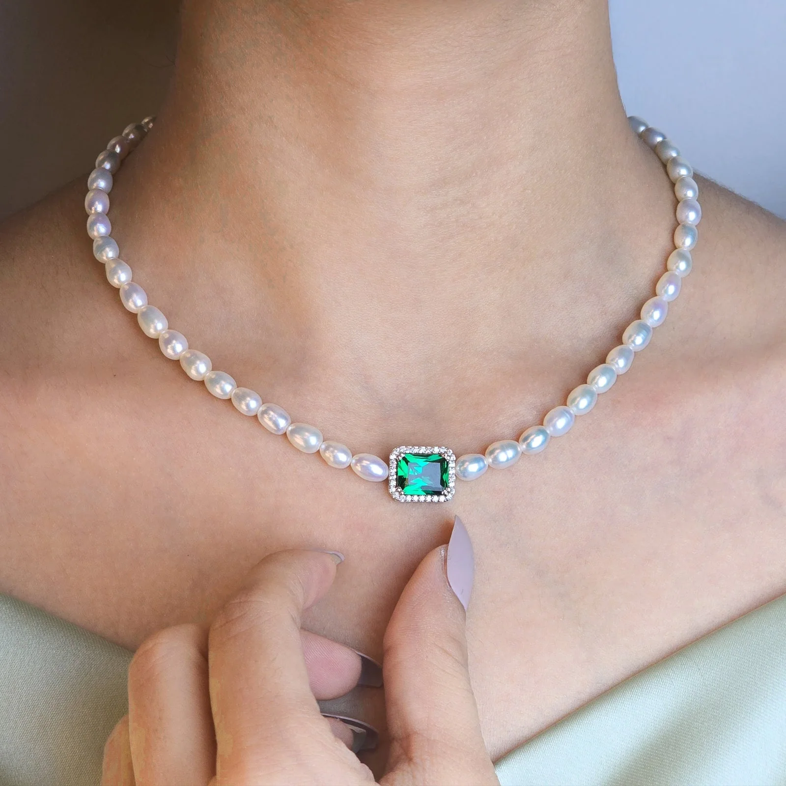 Pearl & Emerald Embrace, view 4 — House of Mina