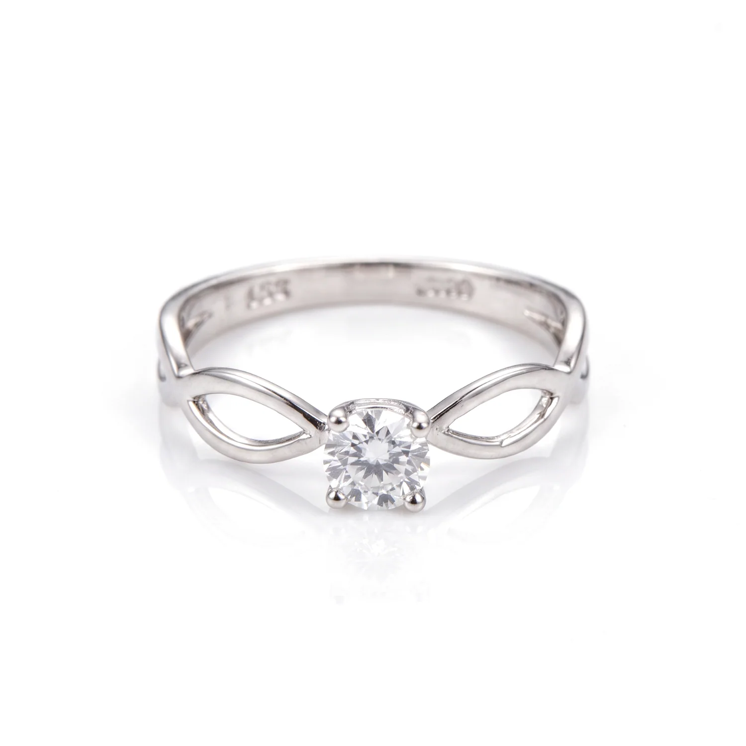 Infinity Solitaire, view 1 — House of Mina